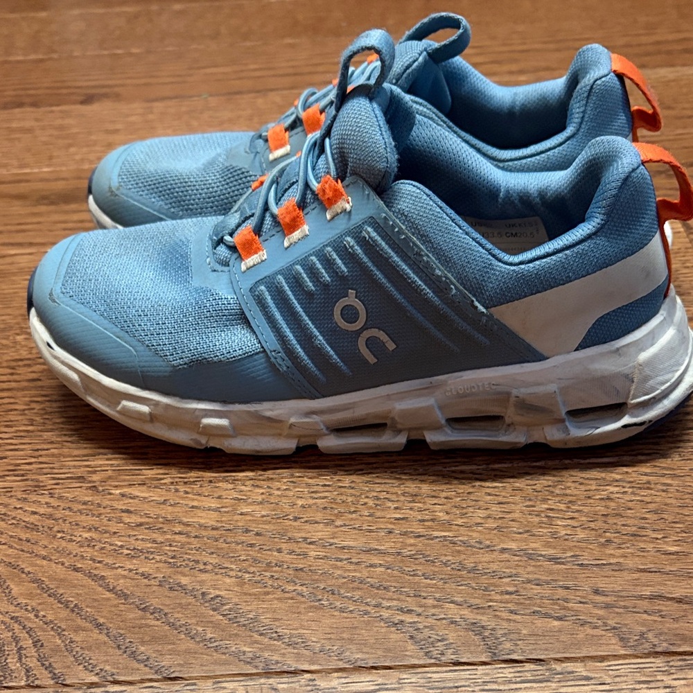On Running Cloudswift kids shoes size 2